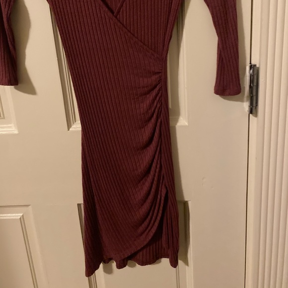 Burgundy Collar Quarter Sleeve Wrap Dress - Picture 6 of 6